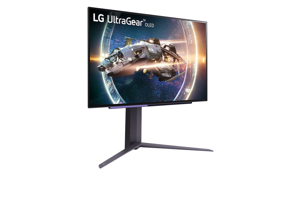 LG UltraGear 27GR95QE-B detail shot 3