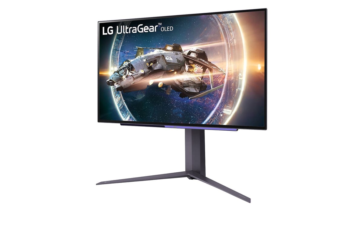 LG UltraGear 27GR95QE-B detail shot 2